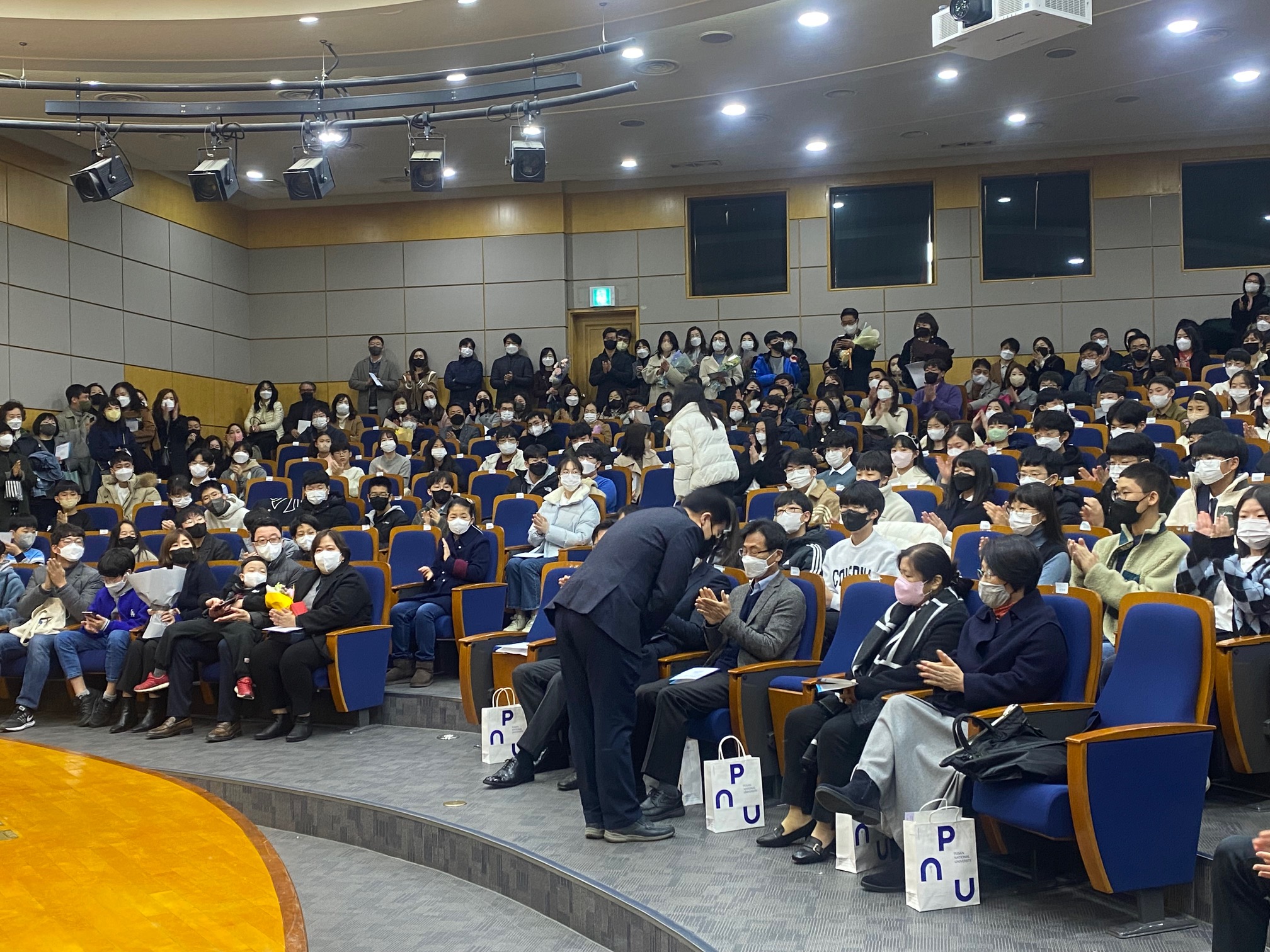 2022학년도 수료식_지도교수 소개.jpg 첨부 이미지